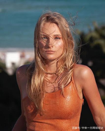 他以年轻而 他以年轻而