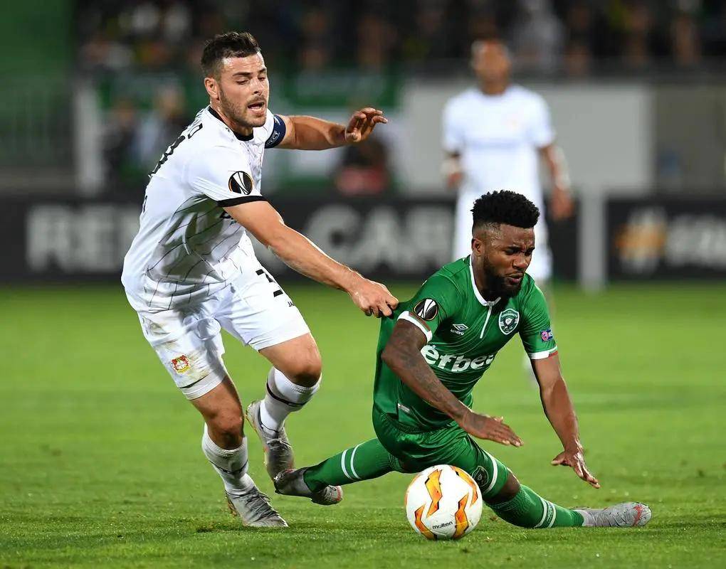 在足球比赛 在足球比赛